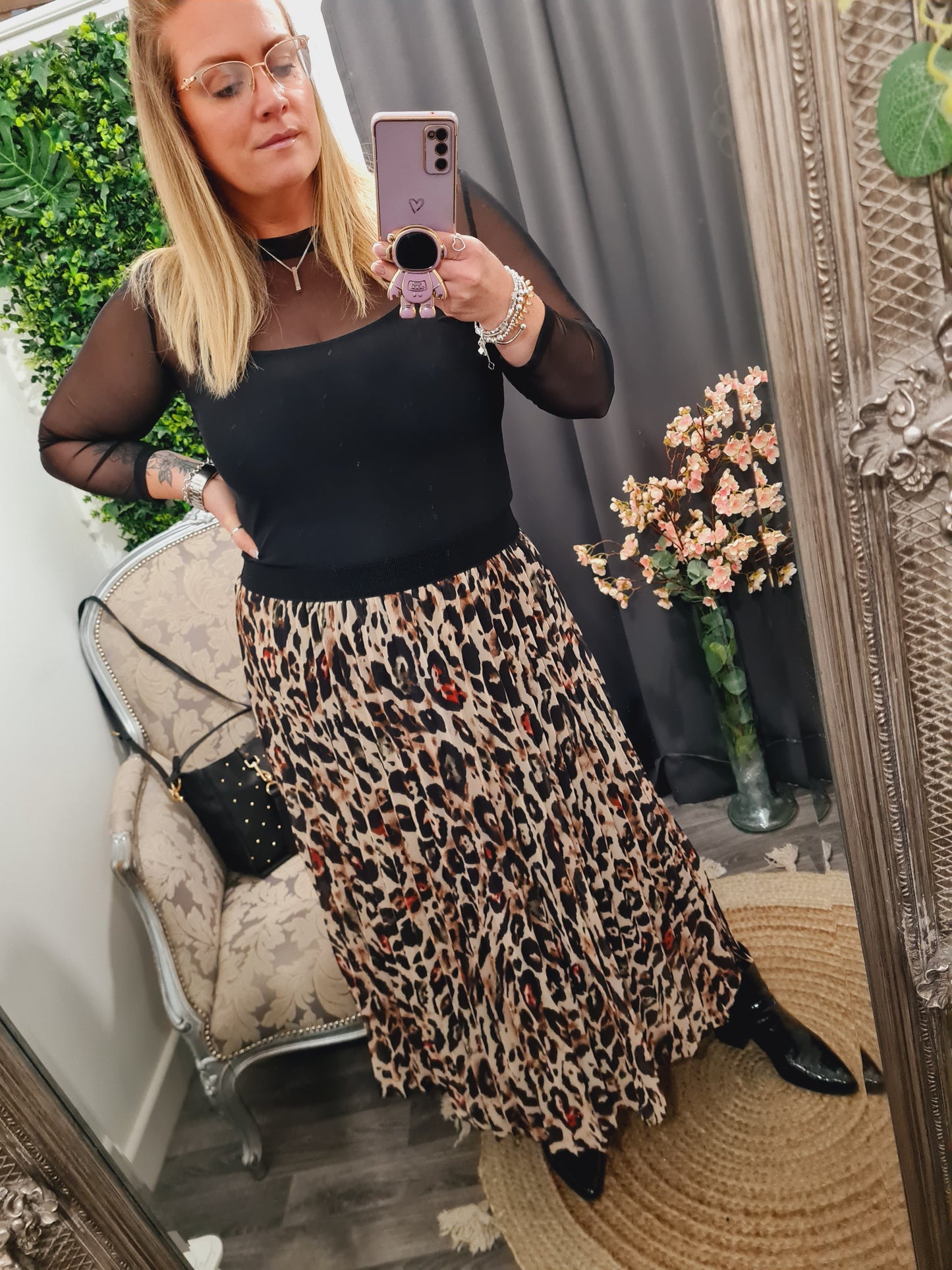 Curve fit pleated skirt
