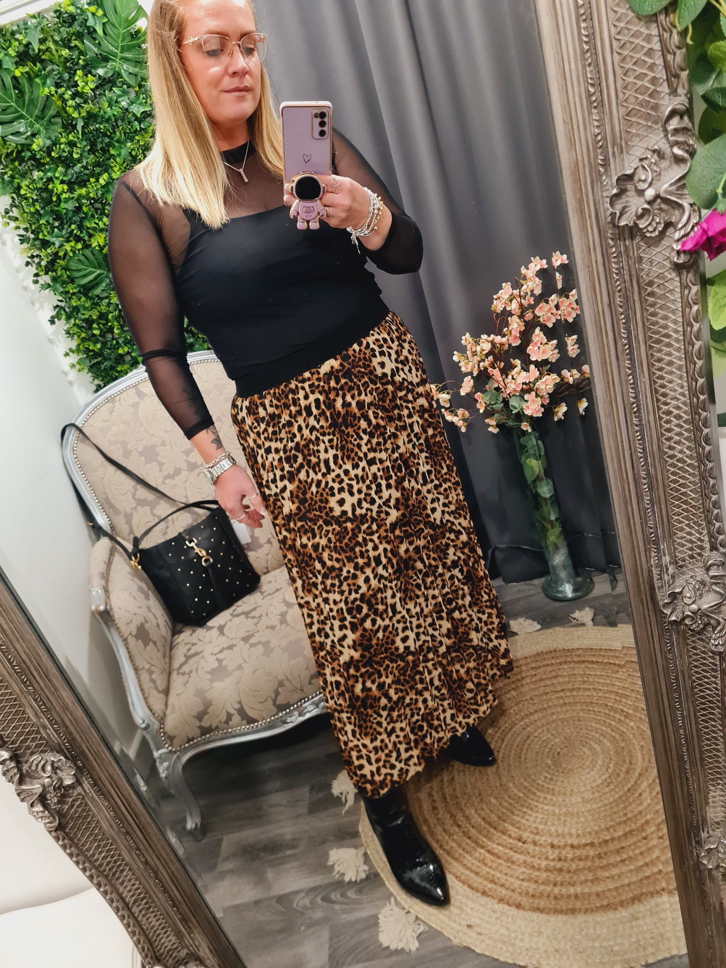 Curve fit pleated skirt