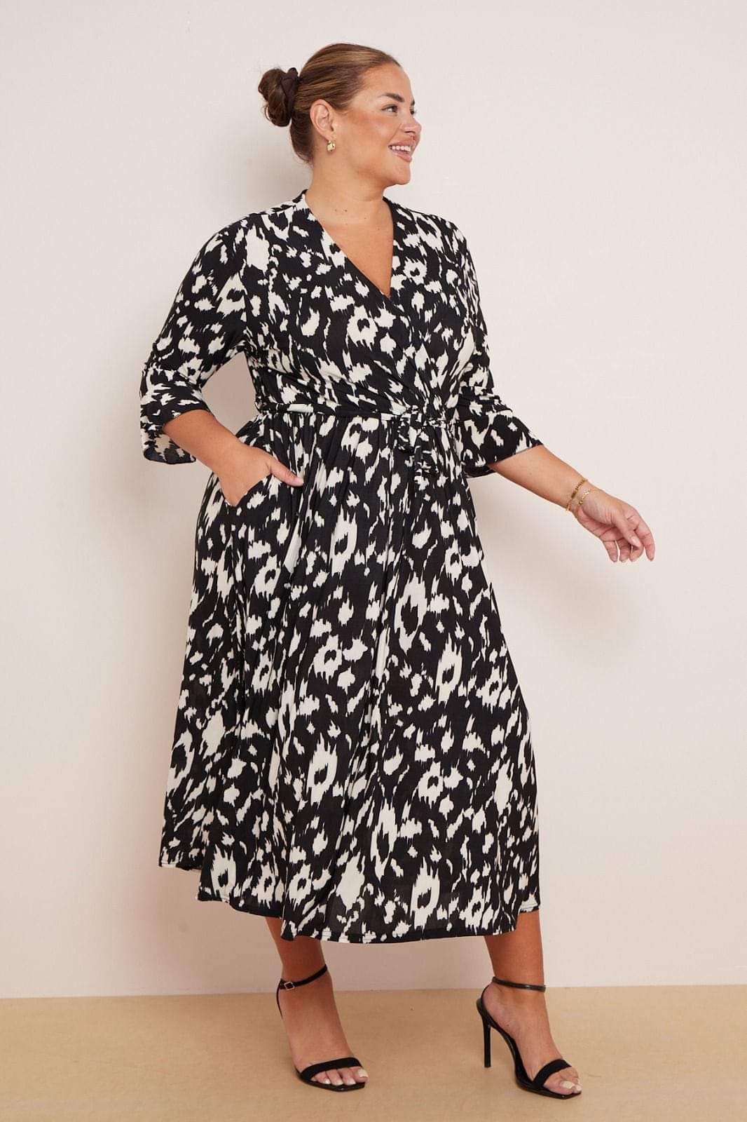 New Curve Fit Pocket Dress