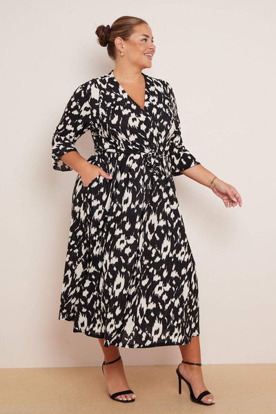 New Curve Fit Pocket Dress