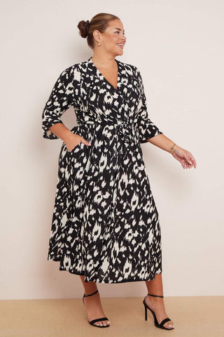 New Curve Fit Pocket Dress