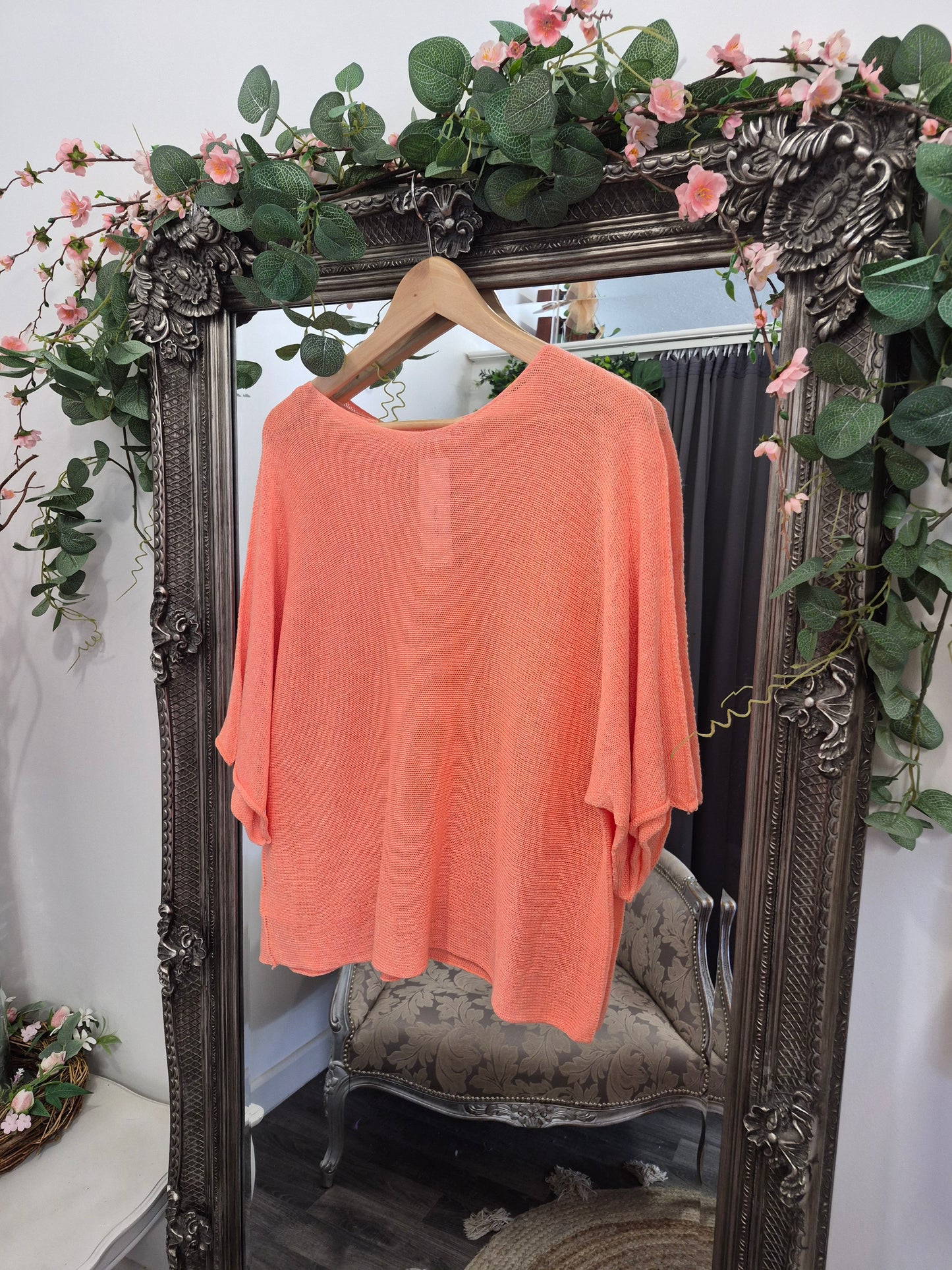 Fine knit short sleeved top