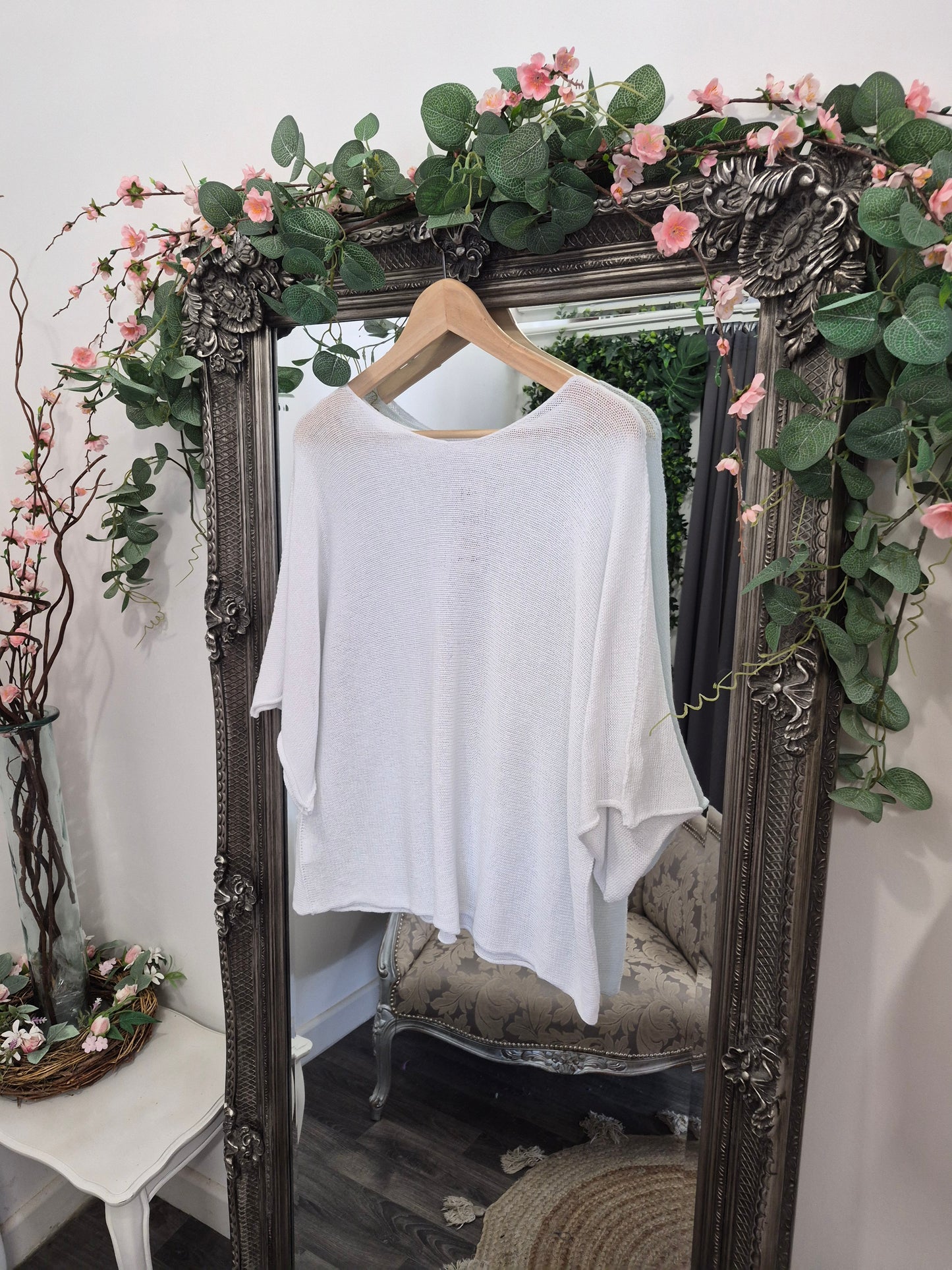 Fine knit short sleeved top