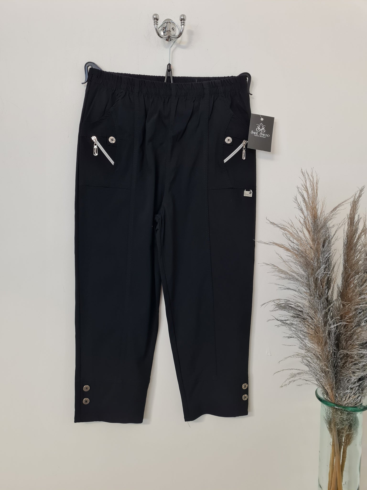 Cropped Cargo